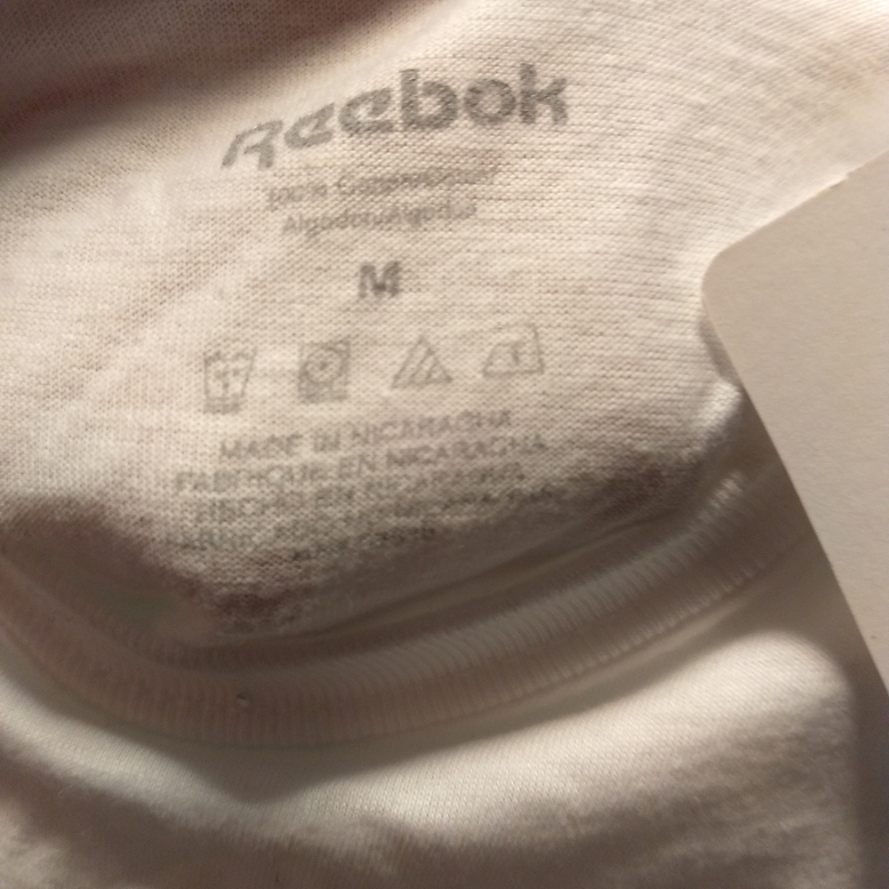NWT.. Reebok Tee - Picture 4 of 4